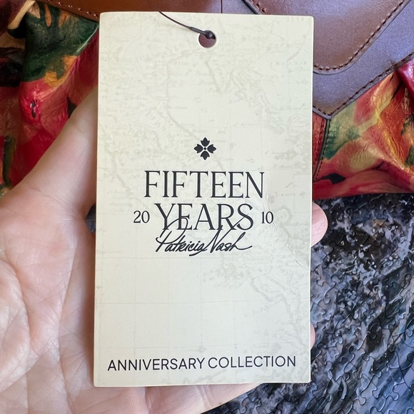 NWT Patricia Nash *15 Year Anniversary* Spring Multi Lione leather shoulder bag - Picture 9 of 14